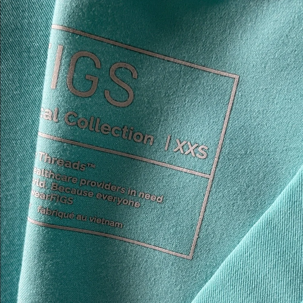 Aqua Scrub Set with Pink Drawstrings - Picture 2 of 4